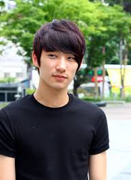 A much coveted and classic hairstyle for men that simply makes you look elegant and fabulous. Short Korean Hairstyle For Men Hairstyles Weekly