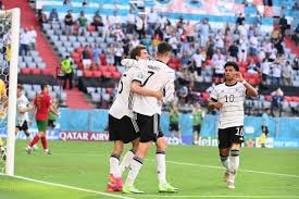 Consulat d'allemagne à porto, portugal. Foot Euro L Allemagne Brille Face Au Portugal Lors D Un Match Fou