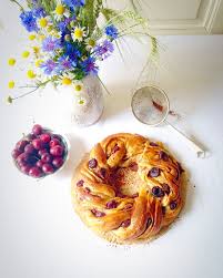 Couronne Briochee A L Huile D Olive Et Aux Cerises Brioche Huile D Olive Cerise