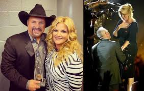 Garth Brooks And Trisha Yearwood S Wedding Anniversary Number 14 Garth Brooks Garth Garth Brooks Music
