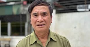 Vợ chồng ở Hà Nội tặng mẹ con nghèo 50m2 đất: Nhiều người nói gia đình điên 