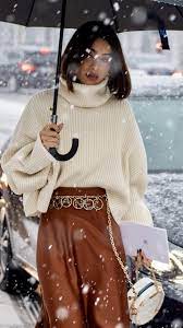 How To Wear Chanel On The Street Streetstyle Chanel In Fashion Daily Fashion Fashion Week Street Style Ladies Tops Fashion