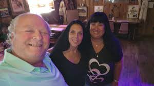 What an unbelievable night, Karaoke with George!! The Honky Tonk Restaurant  & Saloon!! Great food, Awesome Staff amazing people!! Just an outstanding  place to be. 💕🎤🎵🎼❤️ Missing Brandi!!