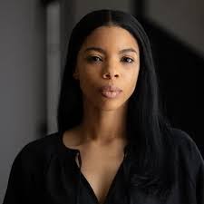 Shari Perry's Instagram, Twitter & Facebook