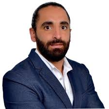 Yessssss i have done it!!!! Graduated and with distinction 🎓🎓🙏 what a  feeling😊It has been a challenging journey but now moving