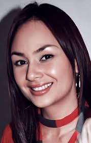 mag ginataang bilo bilo tayo. parang clay lang bibilugin mo yung malagkit  flour. noon pinapagiling pa sa palengke yung bigas. today, just add water  na lang ying rice flour.