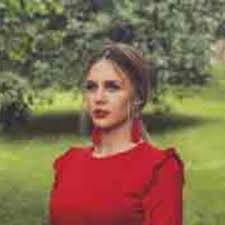 Camille froment a accouché d'une petite fille depuis peu et elle dévoile déjà son incroyable perte de poids sur les réseaux sociaux. Camille Froment Biographie News Photos Et Videos Tele Loisirs