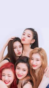 Dan yang paling penting, mesin emulasi eksklusif kami dapat melepaskan potensi penuh pc anda, menjadikan semuanya lancar dan menyenangkan. Itzy ë‹¬ë¼ë‹¬ë¼ Yeji Lia Ryujin Chaeryeong Yuna Wallpaper Lockscreen Fondo De Pantalla Hd Iphone K Pop Itzy Wallpaper Itzy Itzy Wallpapers