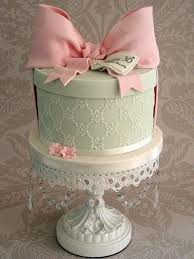 Pin Van Sarah Hudson Op Bows Of Beauty Taart Taart Ideeen Cadeautaart