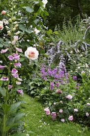 Der Romantische Garten Romantische Garten Staudenbeet Gartendesign Ideen