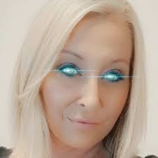 Amber Peavy's Instagram, Twitter & Facebook