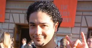 Selena's husband felt excluded from netflix 'selena' series. Chris Perez Selena S Husband Never Got Over Her But Why Did The Quintanillas Hate Him Meaww
