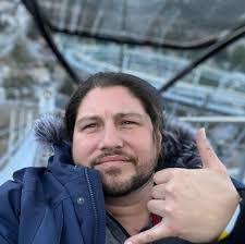 Daryl Ikeda's Instagram, Twitter & Facebook