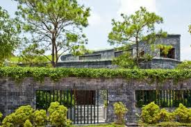 Maybe you would like to learn more about one of these? 20 Spectacular Houses Featuring Green Roofs