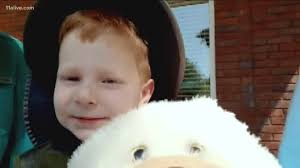 Acworth deck out homes for 4-year-old's birthday from a distance