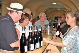 Les vins du terroir sont un point de ralliement pour les amateurs de vin. Lions Club De Gourdon 8eme Salon Vins Et Terroirs De France Blog Des Bourians