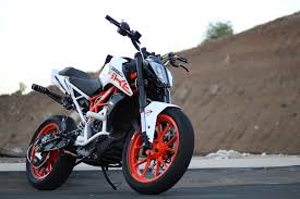 The ktm 390 duke is a pure example of what draws so many to the thrill of street motorcycling. 1fngr On Twitter Ktm Duke390 ã‚«ã‚¹ã‚¿ãƒ ãƒ'ãƒ¼ãƒ„è²©å£²é–‹å§‹ã—ã¾ã—ãŸ ãƒãƒ³ãƒ‰ãƒ–ãƒ¬ãƒ¼ã‚­ãƒ–ãƒ©ã‚±ãƒƒãƒˆ 50t 57t ãƒªã‚¢ã‚¹ãƒ—ãƒ­ã‚±ãƒƒãƒˆ Https T Co Hiprqiokke