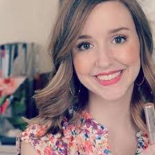 Kristen Hollis's Instagram, Twitter & Facebook