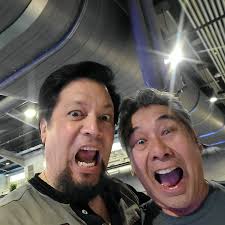 Very special past couple days with family. My lovely wife Maggie, mom,  Uncle Alan, cousins Jerry & Paige (aka the Fall Girl and co-host of The  Viral Podcast), and brother Brett. Love