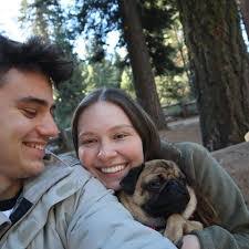 Rae Chamberlain's Instagram, Twitter & Facebook