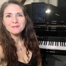 Freya Casey, Singer & Vocal Coach