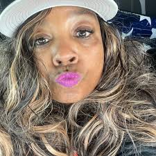 Breaking News: Meghan Markle drops unexpected and adorable cute photos of  her 2 years daughter Lilibet which has got everyone talking