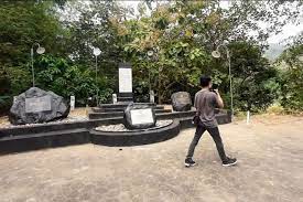 Gempa yang terjadi tersebut ternyata tidak berpusat di laut selatan tetapi ternyata berpusat di desa pundong kabupaten bantul. Mengenang Gempa Jogja 2006 Ini Mekanisme Dan Potensi Bahayanya Halaman All Kompas Com