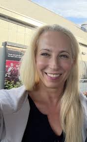 National Weather Service tracking a likely tornado near the stadiums at  I-70 and I-435. Find a safe space if you're in the area, tune to FOX4 for  live coverage.  https://fox4kc.com/weather/kansas-city-weather-today-latest-forecast-update/