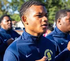 Elvis Robinson's Instagram, Twitter & Facebook