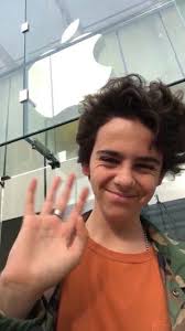 He has a freaking amazing smile!