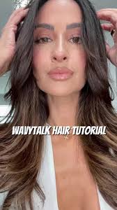 Quiero mostrarles mi herramienta favorita para el cabello desde hace un  tiempo. 💕 ¡Estoy amando la nueva presentación! 🤭 #karlabstyle #hairstyle  #look #wavytalk #tiktokshop