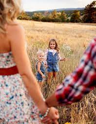 50 Family Photoshoot Ideas To Try Out This Weekend