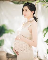 She is currently a singer with voice entertainment and an actress with tvb. èƒŽå‹•é›£å¿å³è‹¥å¸Œæ¨ä¸å¾—é¦¬ä¸Š å¸è²¨ æœ¬åœ° æ˜Žå'¨å¨›æ¨‚