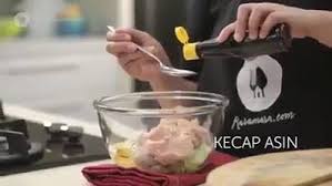 Di daratan cina, siomai berisi daging babi cincang dibungkus kulit tipis yang terbuat dari tepung terigu. Bikin Siomay Resep Keluarga Ny Liem Karapao Yummy Solo