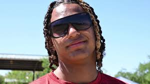 Post spring ball update from the young ⭐️ @genesissmith__ of  @arizonafootball at the @apexfootballusa tournament 👏🏾💯🏈 Keeping the  dream alive 💯 🎶 @sione.anitoni 🔥 #manatumelie #sweetmemories ...