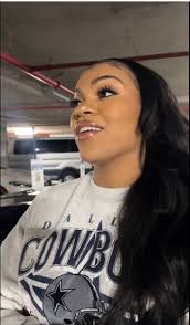 I knew Shayla was a looser that cowboys sweater gotta go