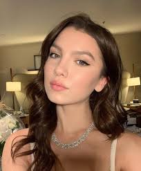Maya henry is an american model, web series personality, and actress. Superhero Supermodel Maya Henry S 16 000 Donation Makes Family S Dream Of Life Changing Surgery For Amelia 2 Come True