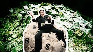 Fondatorul microsoft a avut in 2019 aceeasi avere ca in 2020, adica aproximativ 97 de miliarde de dolari. Top 10 Cei Mai Bogati Oameni Din Lume Youtube