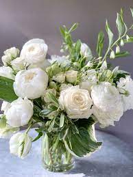 Pin On Kd J Botanica Floral Arrangements