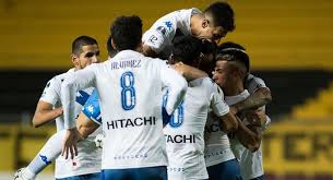 Velezsarsfield net la hinchada fortinera en el bosque, alentando a vélez que enfrentaba a gimnasia. Con Luis Abram Velez Igualo 2 2 Ante Gimnasia Por La Copa Liga Profesional De Argentina