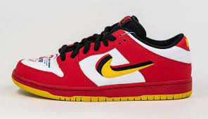Tặng kèm vớ, móc khoá khi mua giày jordan. Nike Sb Dunk Low Vietnam Release Date Holiday 2020 Sole Collector
