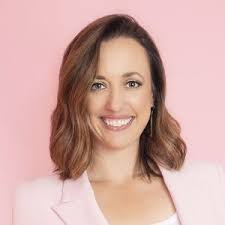 Lea Lind's Instagram, Twitter & Facebook