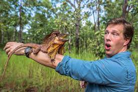 Hij vertelt over de meest bijzondere dieren die hij tegenkwam en toont filmpjes van zijn avonturen. Prof Dr Freek Vonk