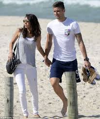 Olivier jonathan giroud (born 30 september 1986) is a french professional footballer who plays as a forward for premier league club chelsea and the france national team. Olivier Giroud And Wife Jennifer Take Stroll On Copacabana Beach Daily Mail Online