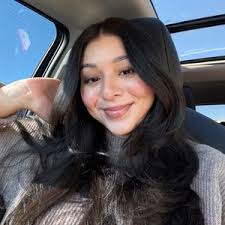 Edith Galvez (@edithxbella)