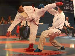 Ο υπουργός εργασίας απαντώντας σε επίκαιρη ερώτηση του βασίλη κεγκέρογλου από το κιναλ απευθύνθηκε προς τους εργοδότες καλώντας τους να μην εκβιάζουν εργαζόμενους. Ashmenio Metallio Kai 2h 8esh Sto Panellhnio Prwta8lhma Karate Katekthse O Kykladiths A8lhths Basilhs Broytshs