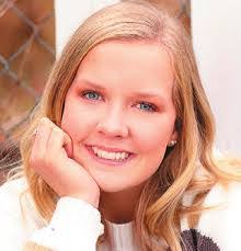 Lorraine Pellegrino's Instagram, Twitter & Facebook