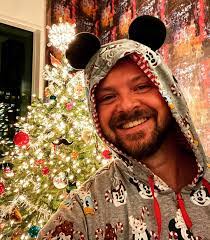 Chris Gunn's Instagram, Twitter & Facebook