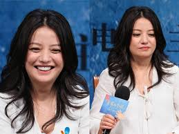 Triệu vy có tên tiếng anh là vicki zhao (sinh ngày 12 tháng 03 năm 1976 tại vu hồ, an huy, trung quốc) là một nữ diễn viên, ca sĩ, đạo diễn phim kiêm nhà sản xuất phim nổi tiếng người trung quốc. Nhá» Giáº£m 15kg Triá»‡u Vy Lá»™t Xac Thanh Sao Ná»¯ Sanh Ä'iá»‡u á»Ÿ Tuá»•i 42 Táº¡p Chi Ä'áº¹p