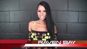 Raven Bay blows small penis